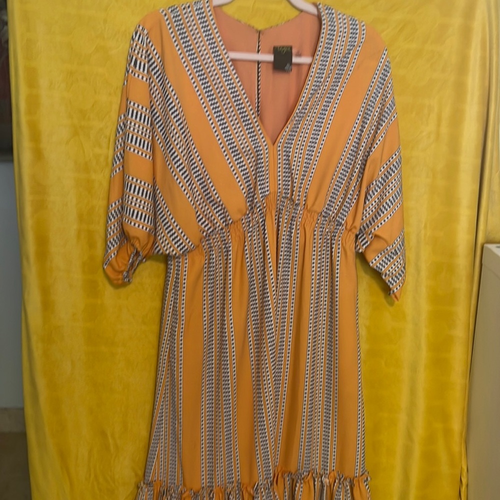 Taylor Dress size 10 Dolman sleeves with pockets excellent condition
